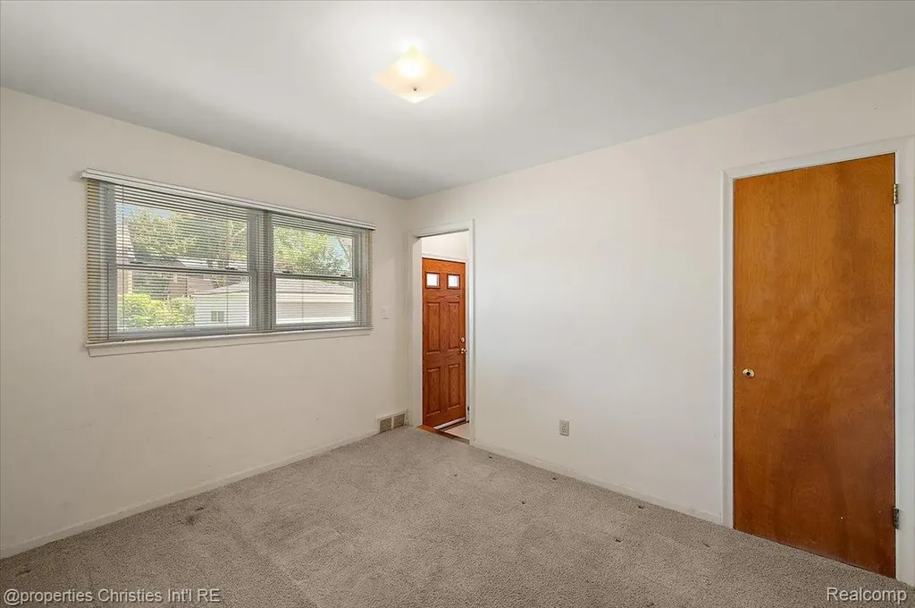 1527 Hazel Street Birmingham City MI 48009