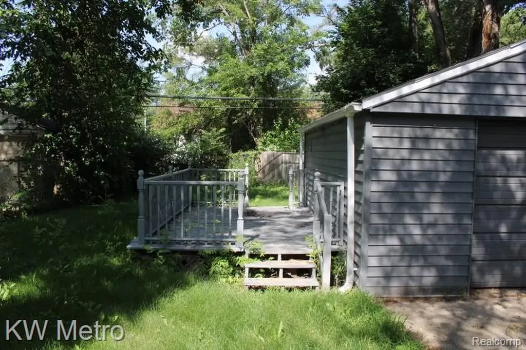 20043 Fenmore Street Detroit City MI 48235