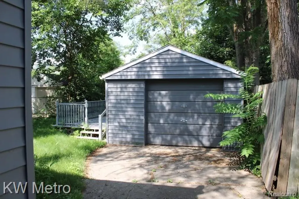 20043 Fenmore Street Detroit City MI 48235