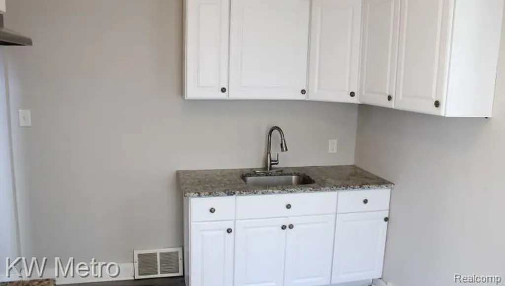 20043 Fenmore Street Detroit City MI 48235