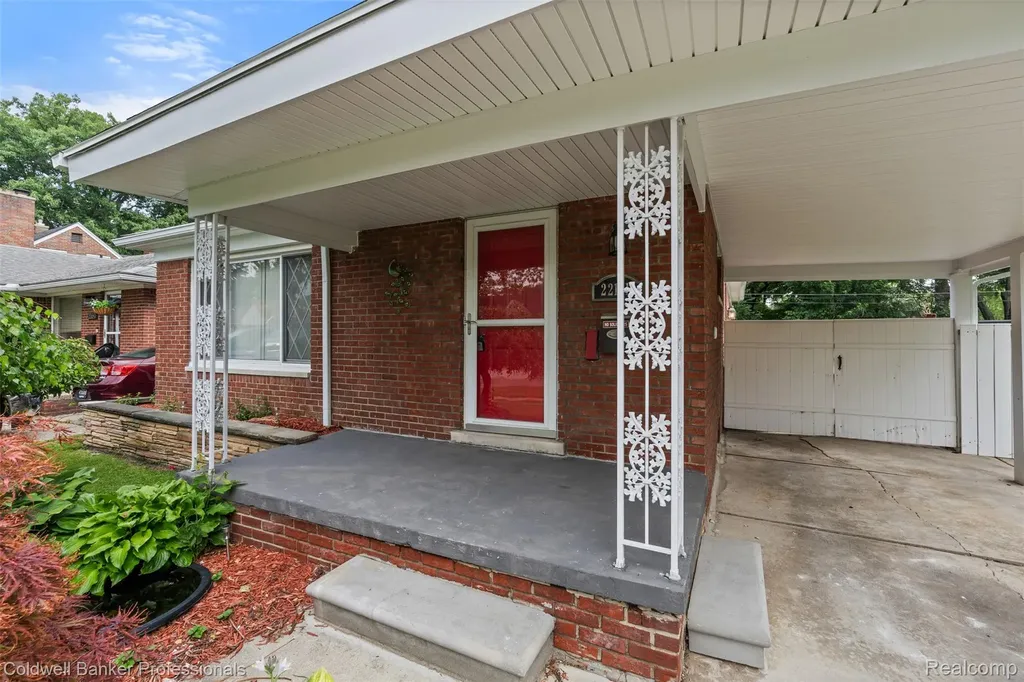 22101 Mauer Street St. Clair Shores City MI 48080