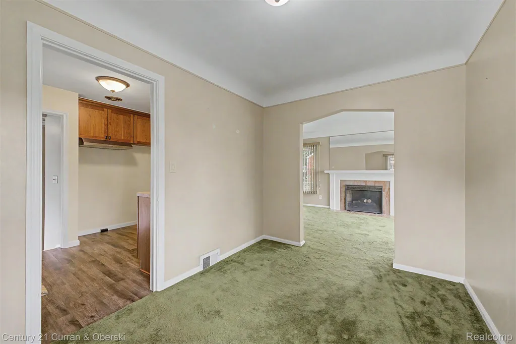 6999 Fenton Street Dearborn Heights City MI 48127