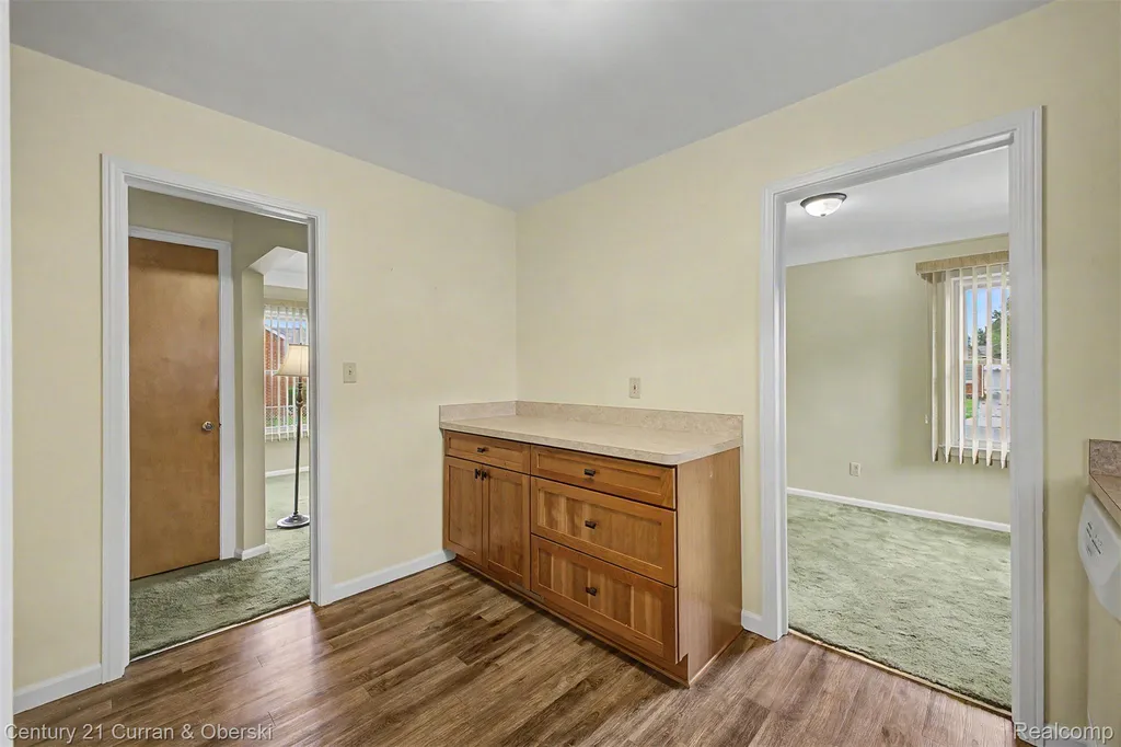 6999 Fenton Street Dearborn Heights City MI 48127