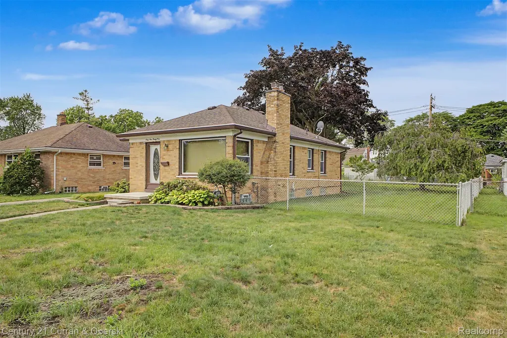 6999 Fenton Street Dearborn Heights City MI 48127