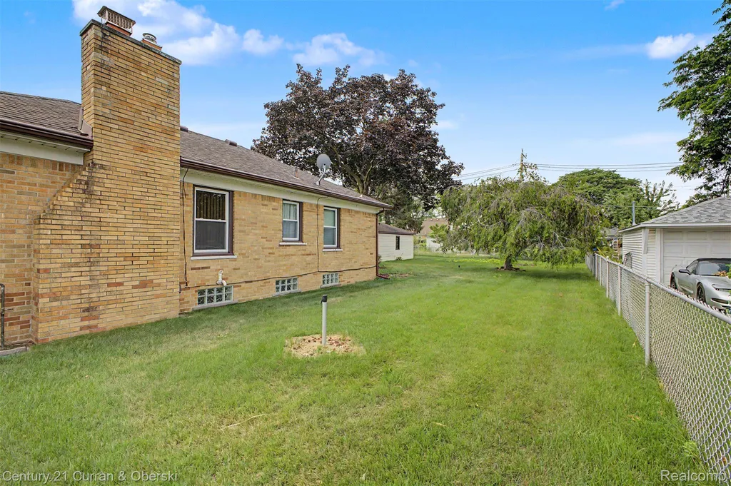 6999 Fenton Street Dearborn Heights City MI 48127