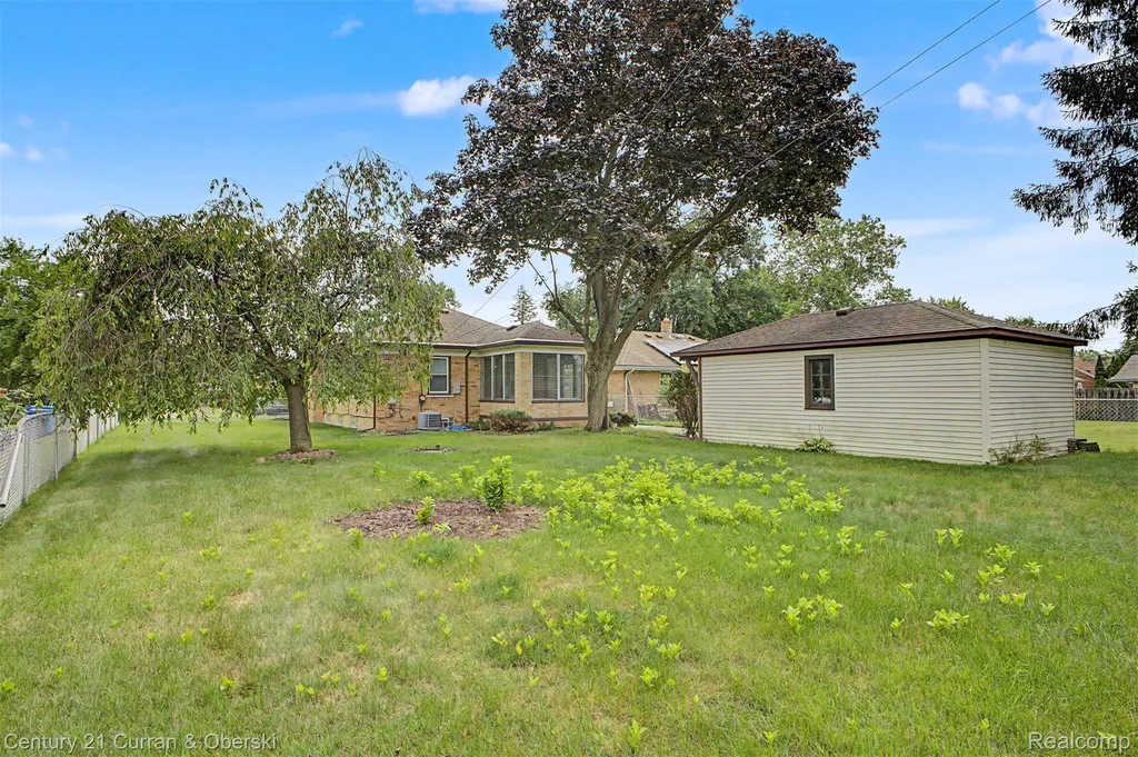 6999 Fenton Street Dearborn Heights City MI 48127