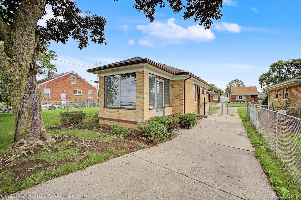 6999 Fenton Street Dearborn Heights City MI 48127