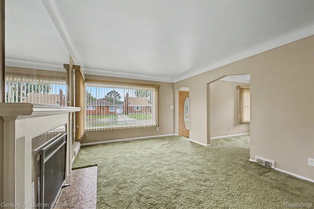 6999 Fenton Street Dearborn Heights City MI 48127