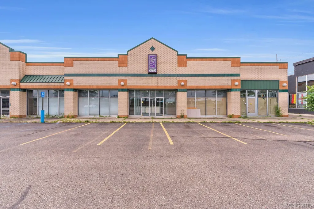 29311 Ann Arbor Trail Westland City MI 48185