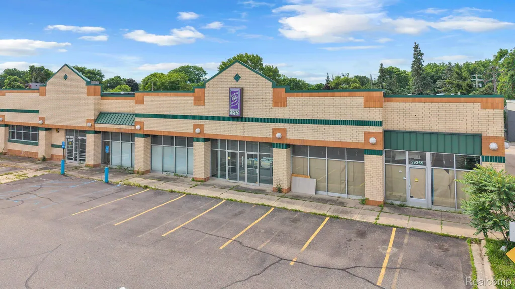 29311 Ann Arbor Trail Westland City MI 48185