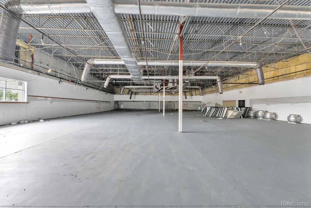 29311 Ann Arbor Trail Westland City MI 48185