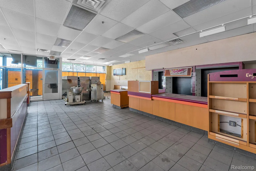 29311 Ann Arbor Trail Westland City MI 48185
