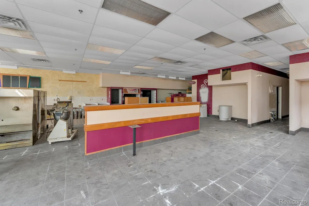 29311 Ann Arbor Trail Westland City MI 48185