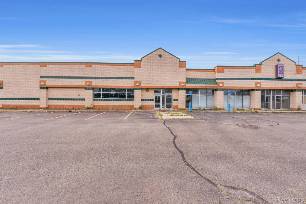 29311 Ann Arbor Trail Westland City MI 48185