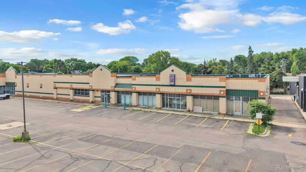 29311 Ann Arbor Trail Westland City MI 48185