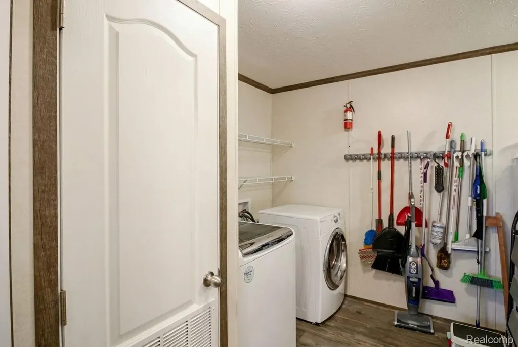 25843 Loudon Brownstown Charter Township MI 48134