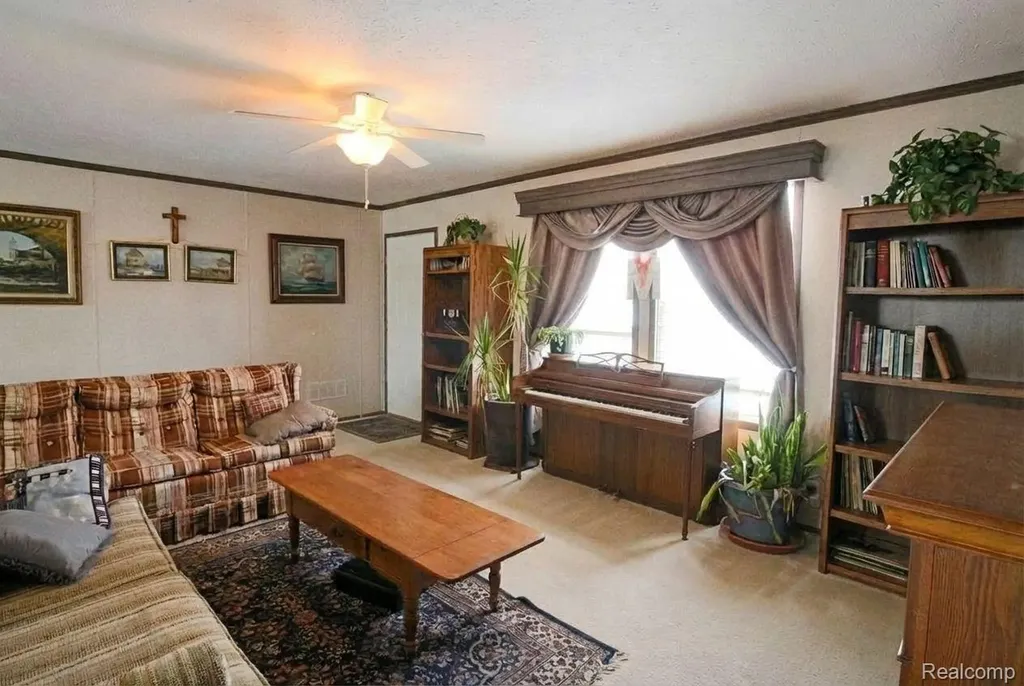 25843 Loudon Brownstown Charter Township MI 48134