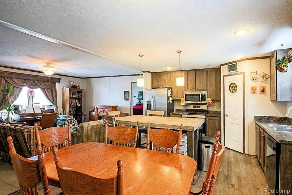 25843 Loudon Brownstown Charter Township MI 48134