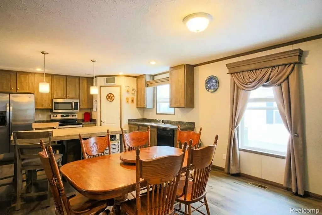 25843 Loudon Brownstown Charter Township MI 48134
