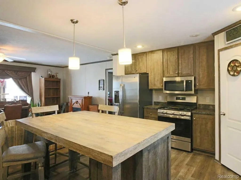 25843 Loudon Brownstown Charter Township MI 48134
