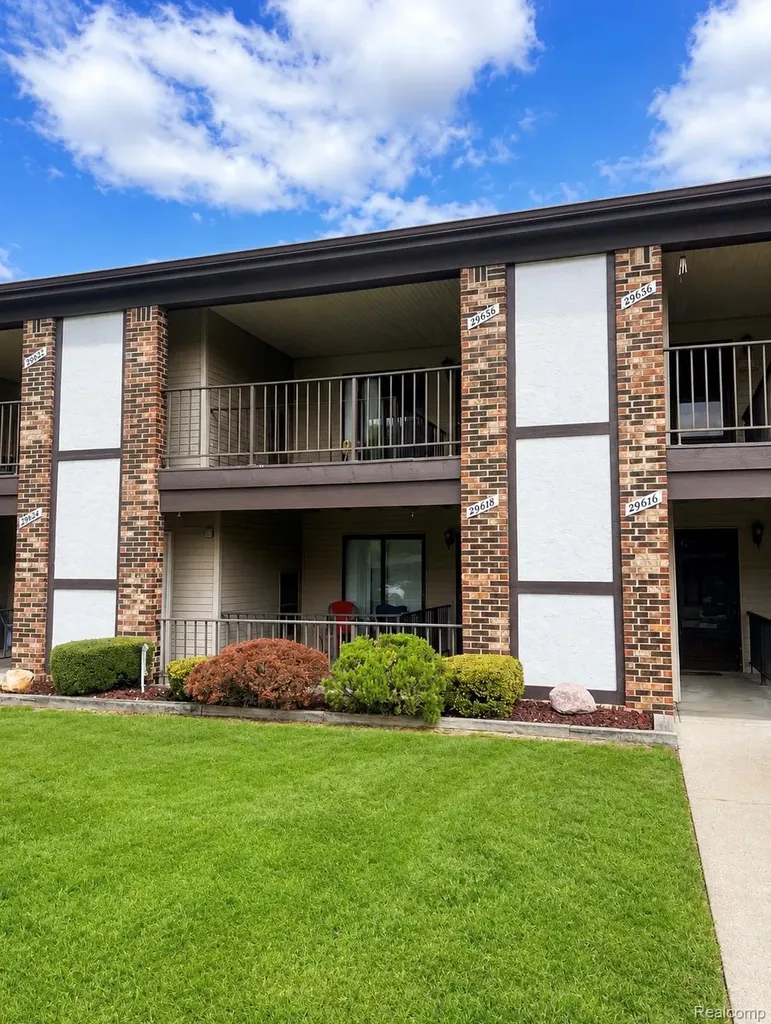 29838 Utica Road Roseville City MI 48066