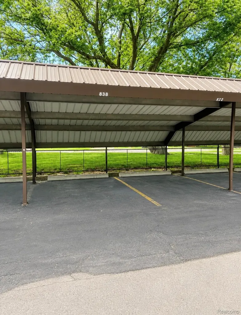 29838 Utica Road Roseville City MI 48066