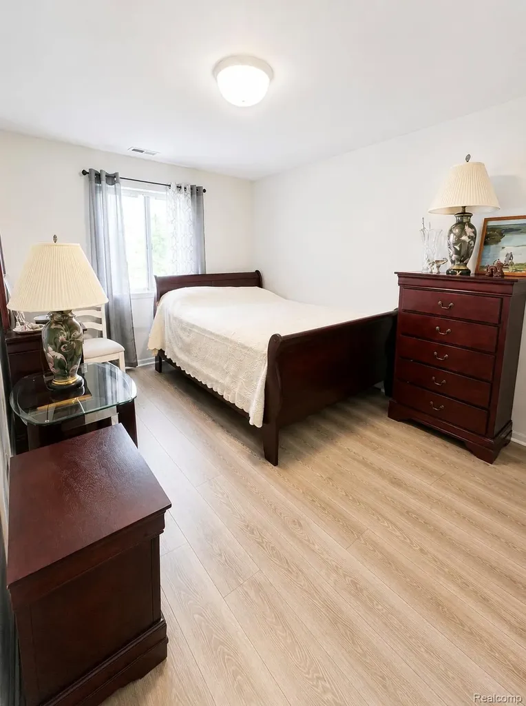 29838 Utica Road Roseville City MI 48066
