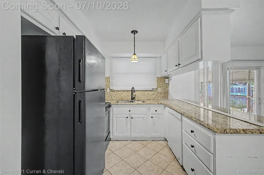 25177 Richard Street Taylor City MI 48180