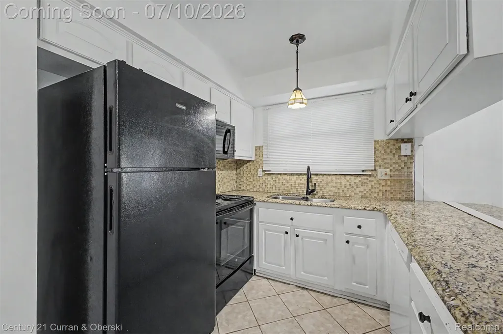 25177 Richard Street Taylor City MI 48180