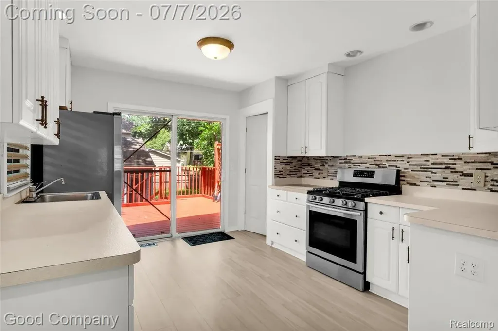 407 E Maryland Avenue Royal Oak City MI 48067