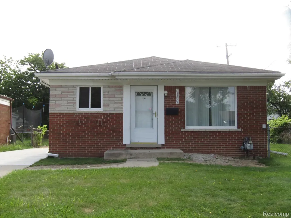 8160 Fenton Dearborn Heights City MI 48127