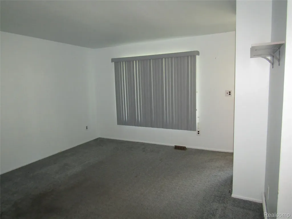 8160 Fenton Dearborn Heights City MI 48127