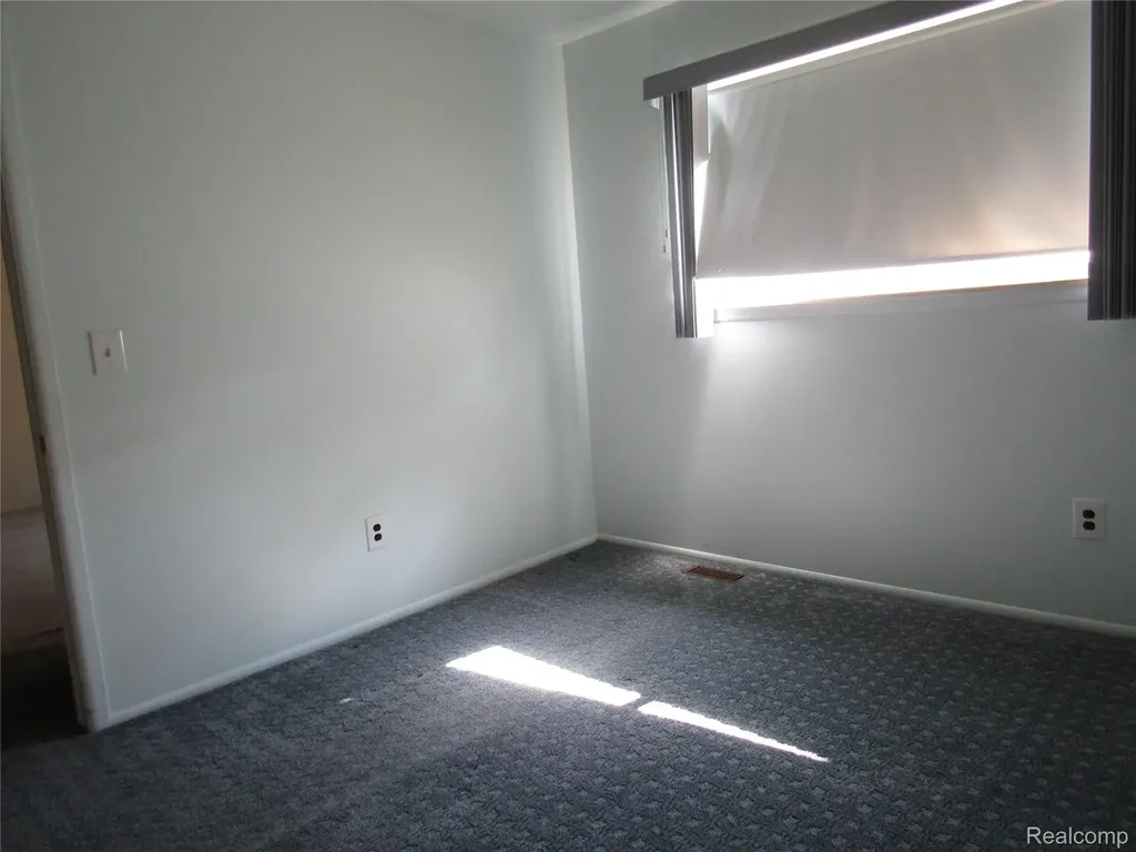 8160 Fenton Dearborn Heights City MI 48127