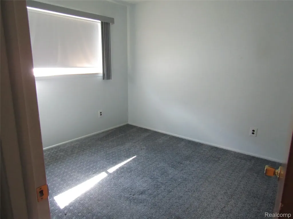 8160 Fenton Dearborn Heights City MI 48127