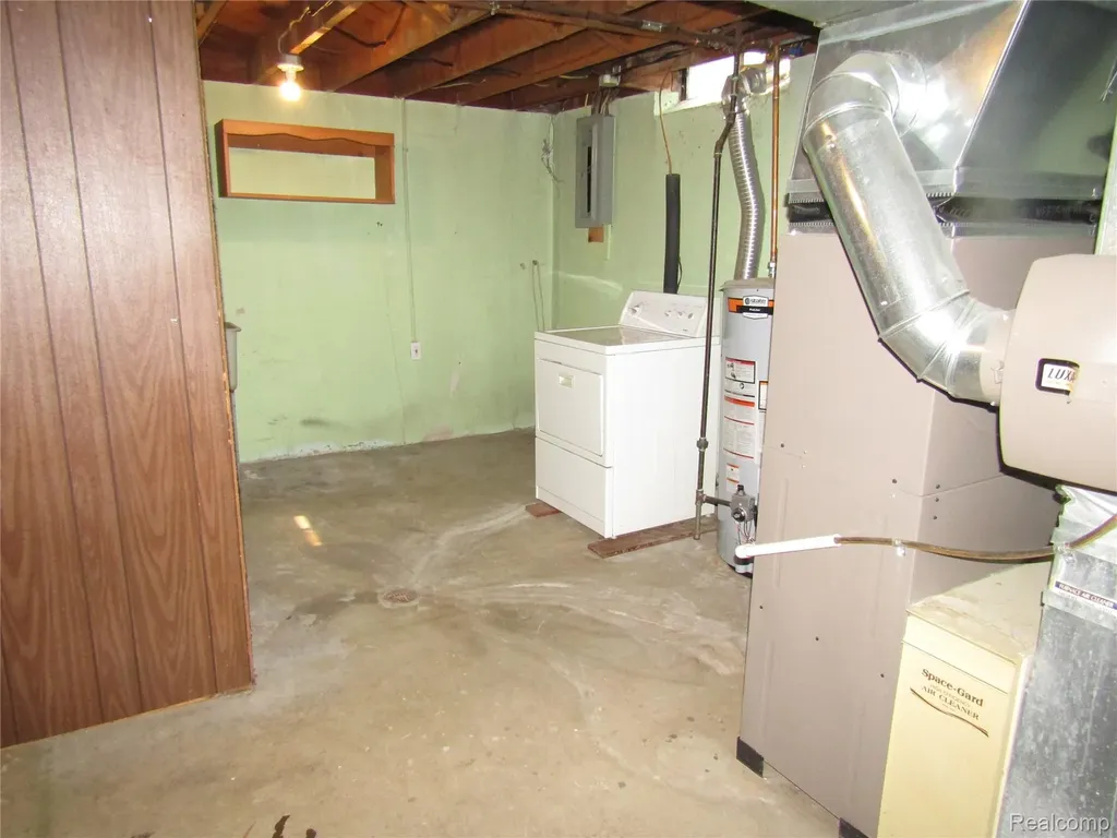 8160 Fenton Dearborn Heights City MI 48127