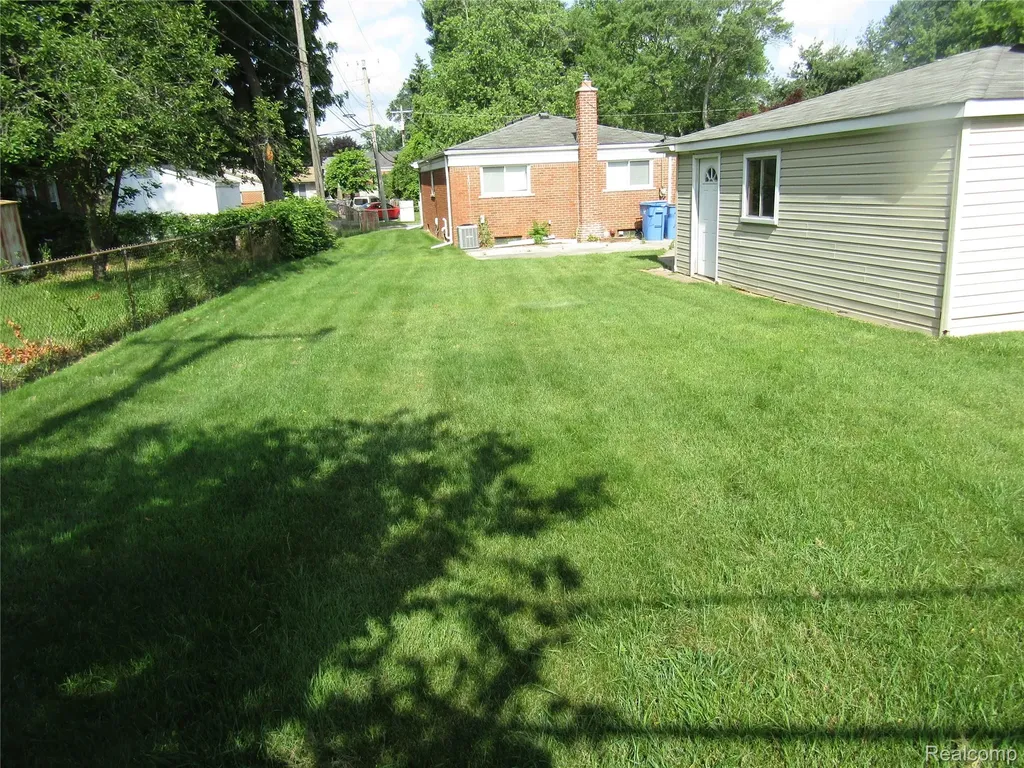 8160 Fenton Dearborn Heights City MI 48127