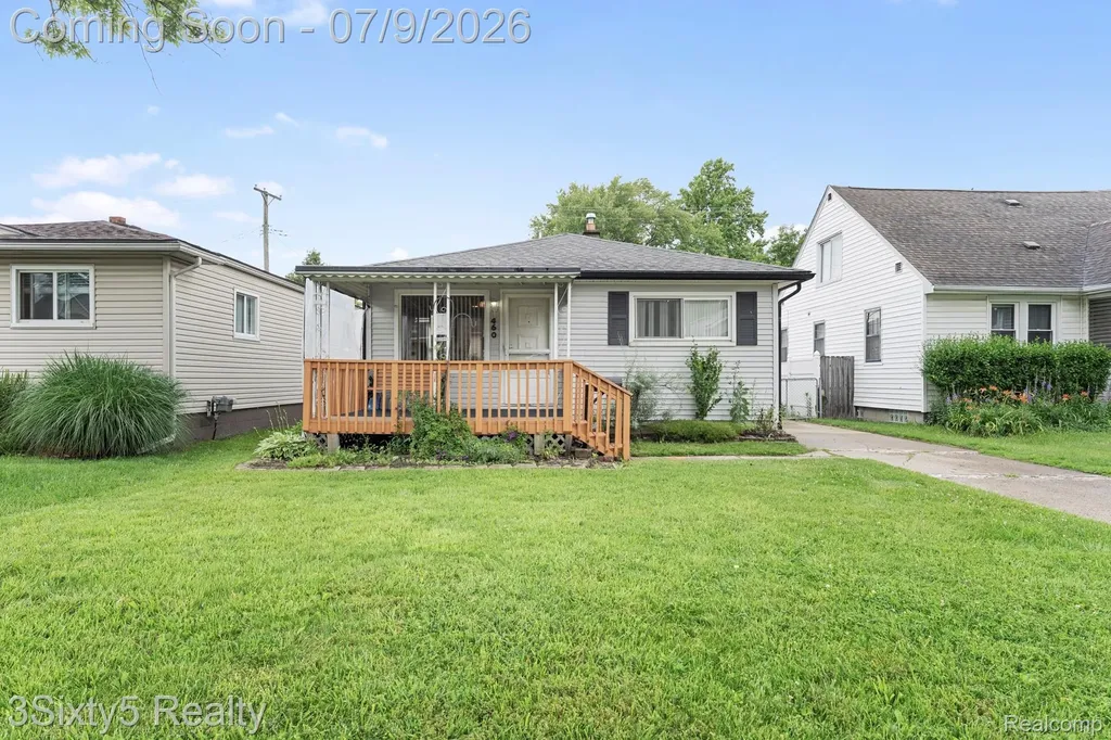 460 Manatee Avenue Hazel Park City MI 48030