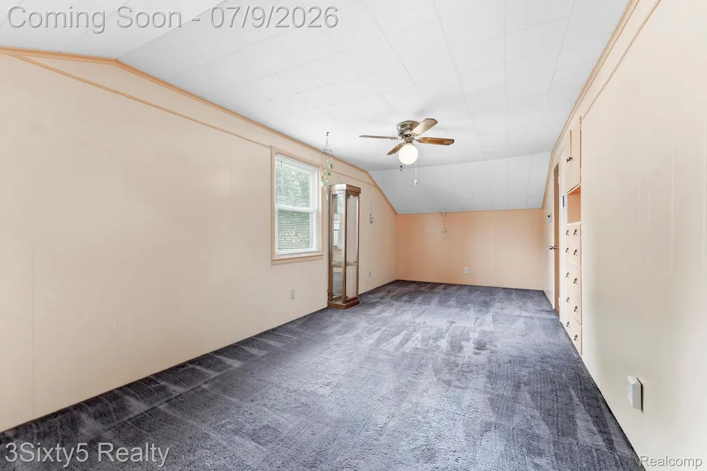 460 Manatee Avenue Hazel Park City MI 48030