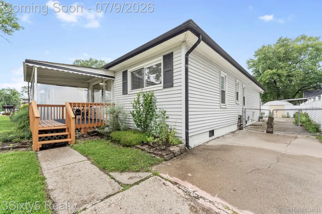 460 Manatee Avenue Hazel Park City MI 48030
