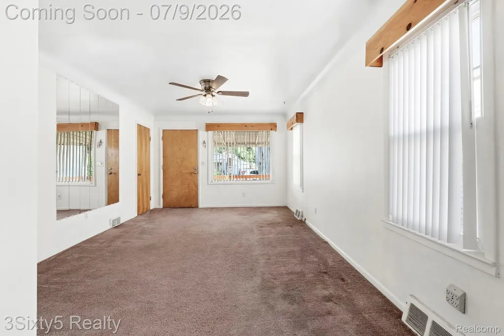 460 Manatee Avenue Hazel Park City MI 48030