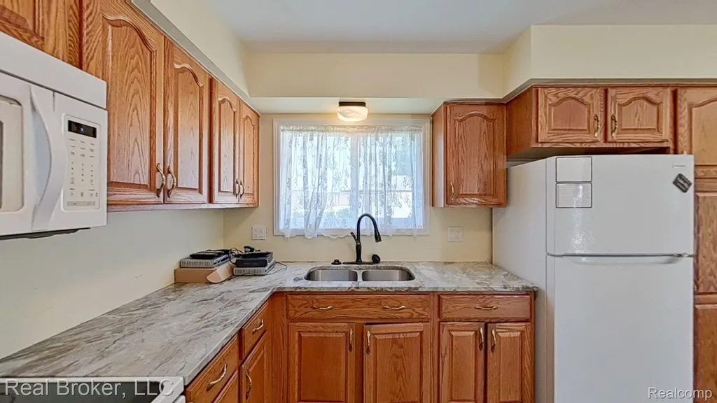 11455 Plumridge Boulevard Sterling Heights City MI 48313