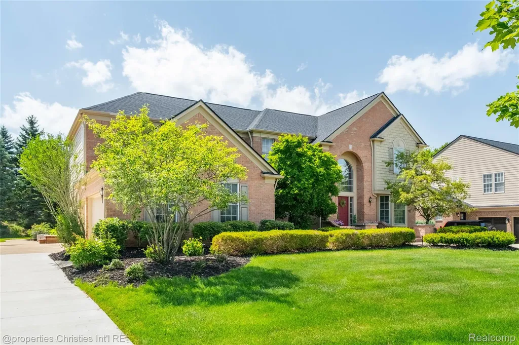 16223 Oak Forest Court Northville Township MI 48168