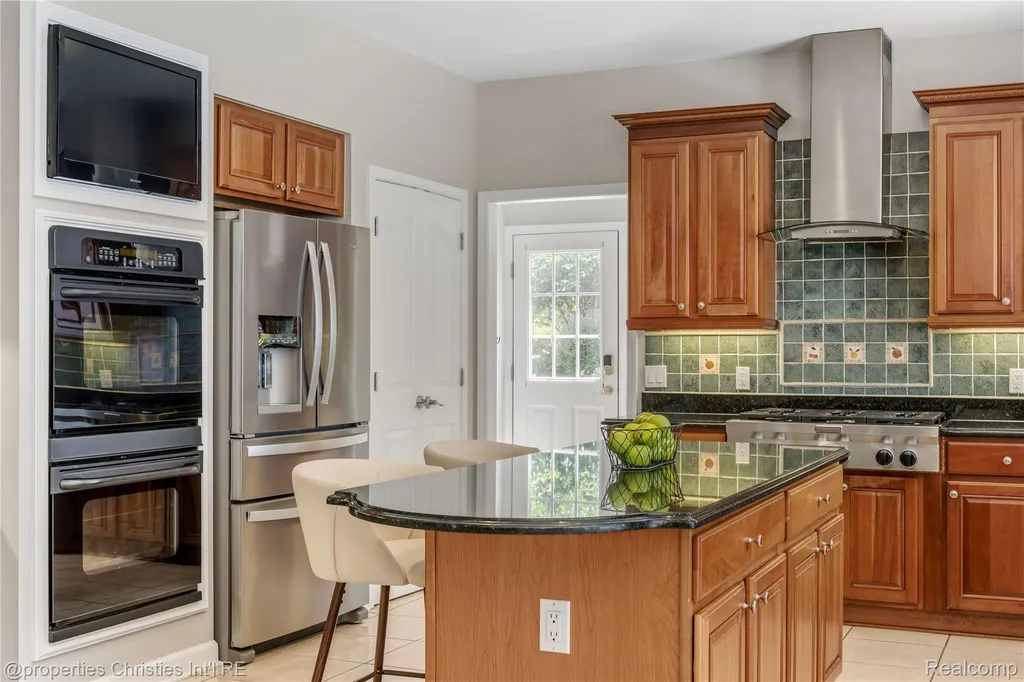 16223 Oak Forest Court Northville Township MI 48168