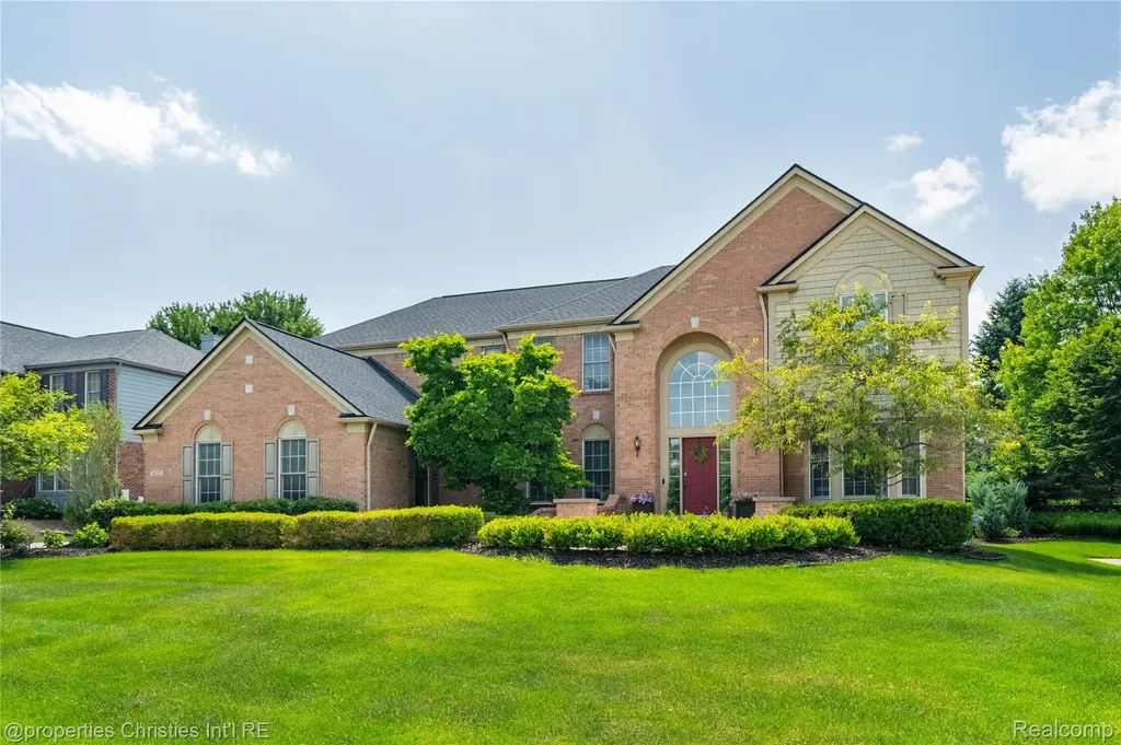 16223 Oak Forest Court Northville Township MI 48168