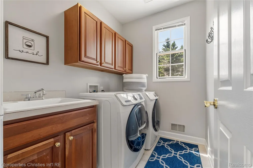 16223 Oak Forest Court Northville Township MI 48168