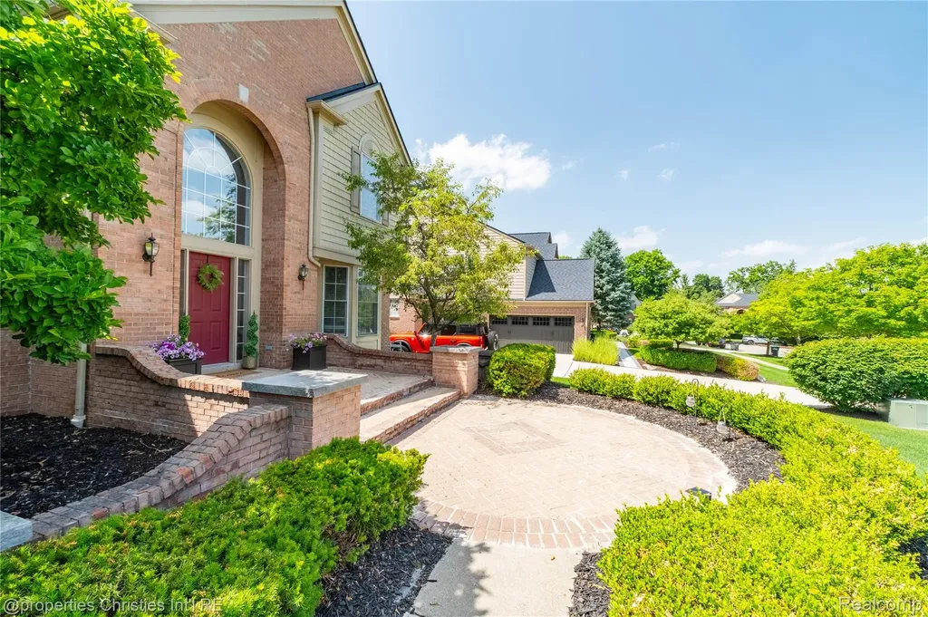 16223 Oak Forest Court Northville Township MI 48168