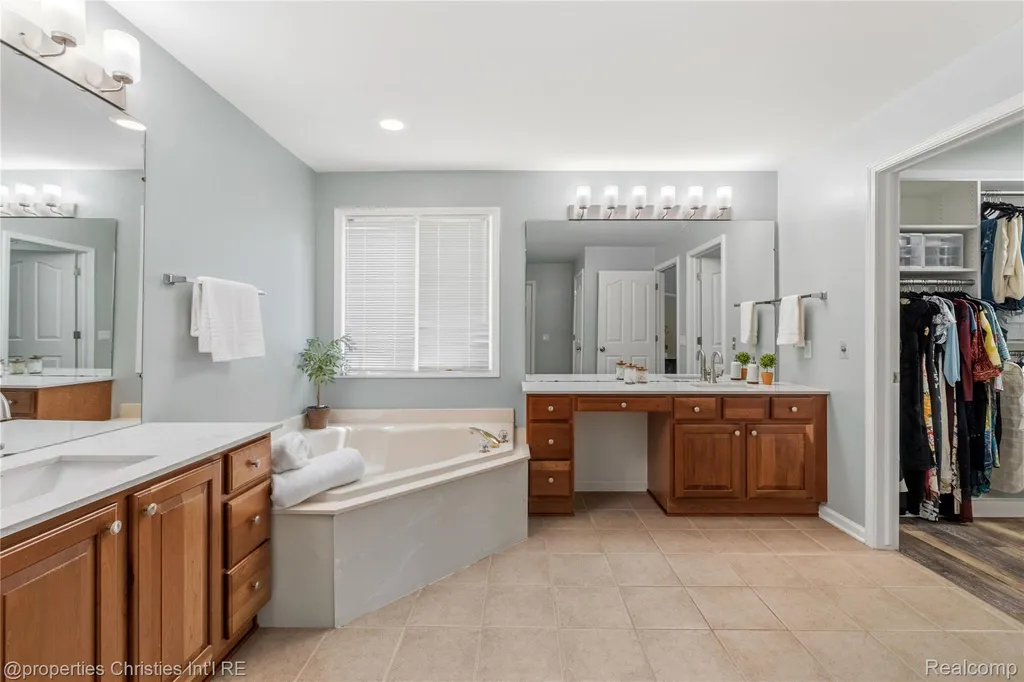 16223 Oak Forest Court Northville Township MI 48168