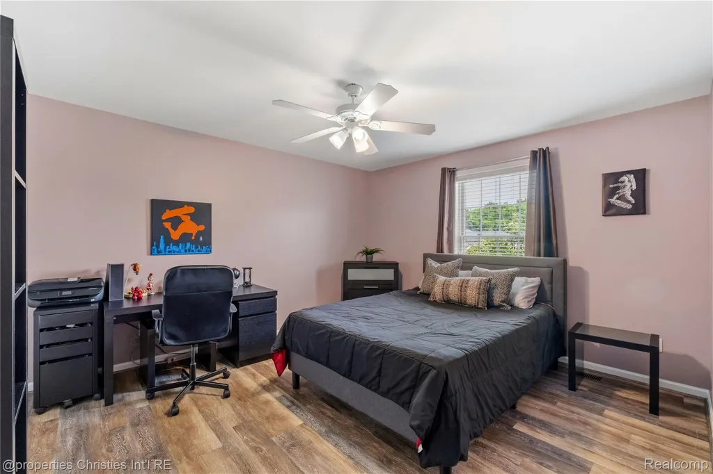 16223 Oak Forest Court Northville Township MI 48168