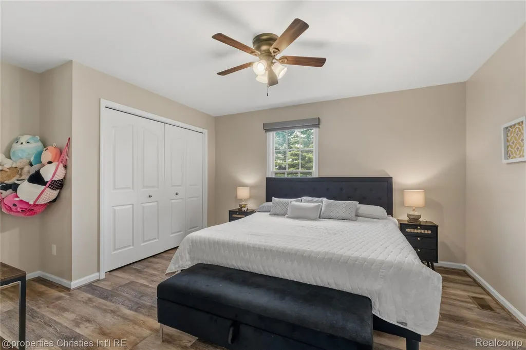 16223 Oak Forest Court Northville Township MI 48168
