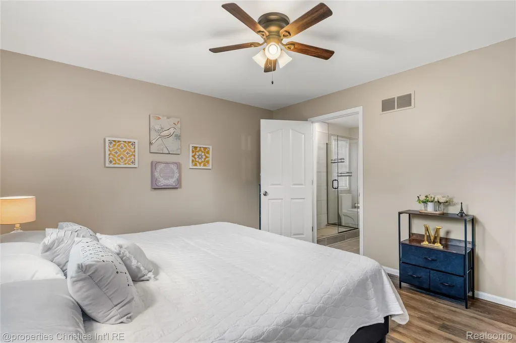 16223 Oak Forest Court Northville Township MI 48168